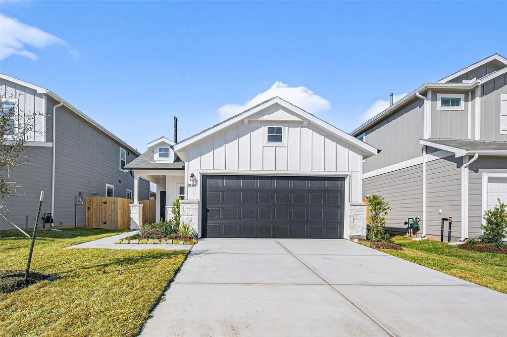 26383 Cedar Sedge Drive, Magnolia