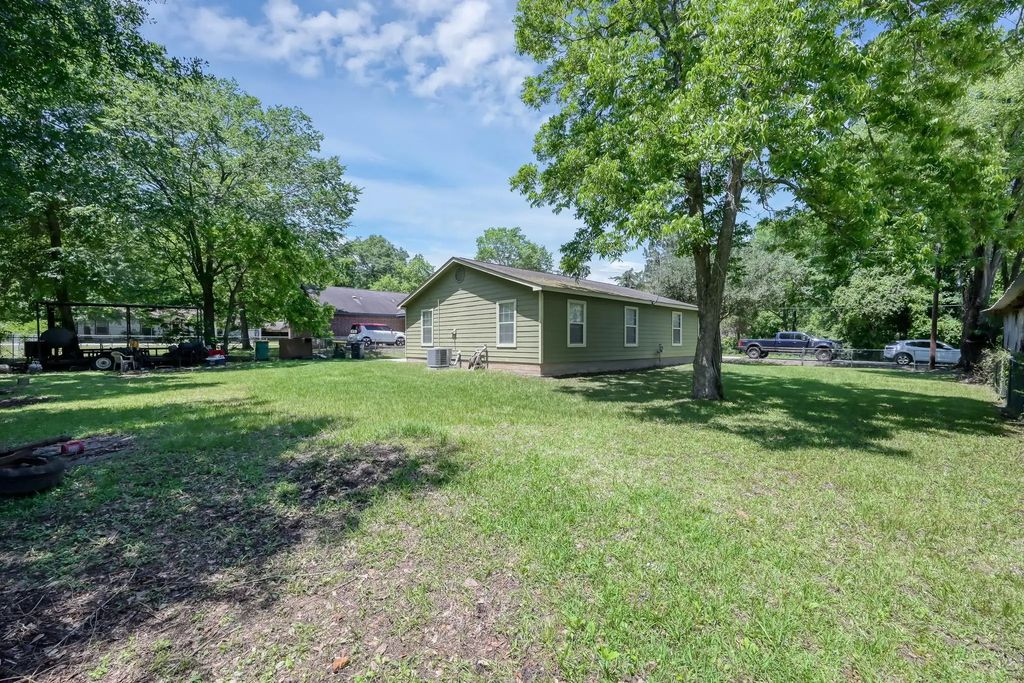 805 Webb Street, Conroe