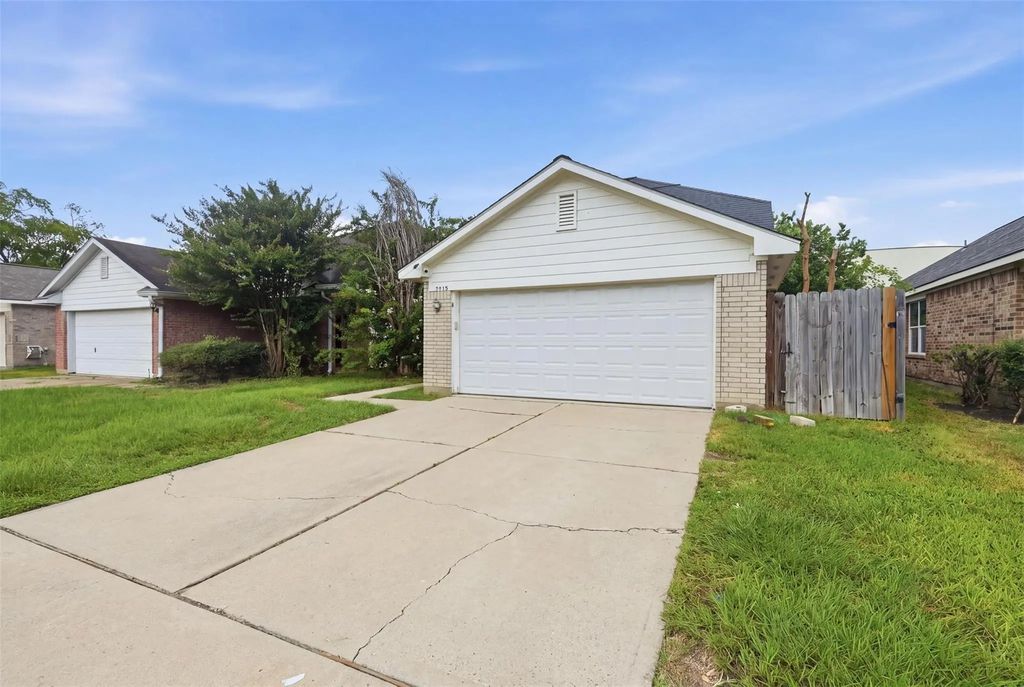 7315 Village Lake Drive, Cypress