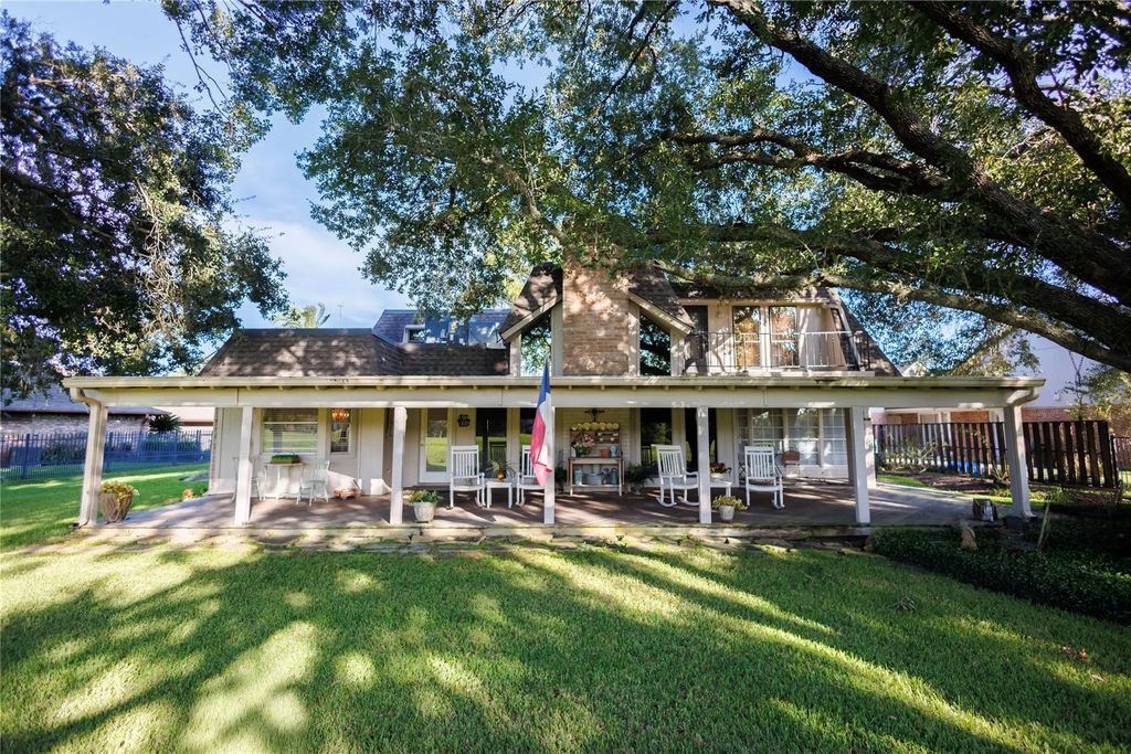 3702 Point Clear Drive, Missouri City