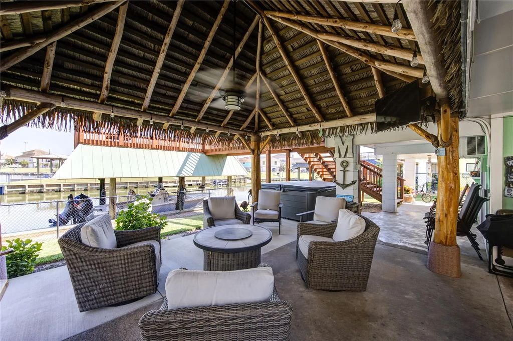 13 S Skimmer Street, La Marque