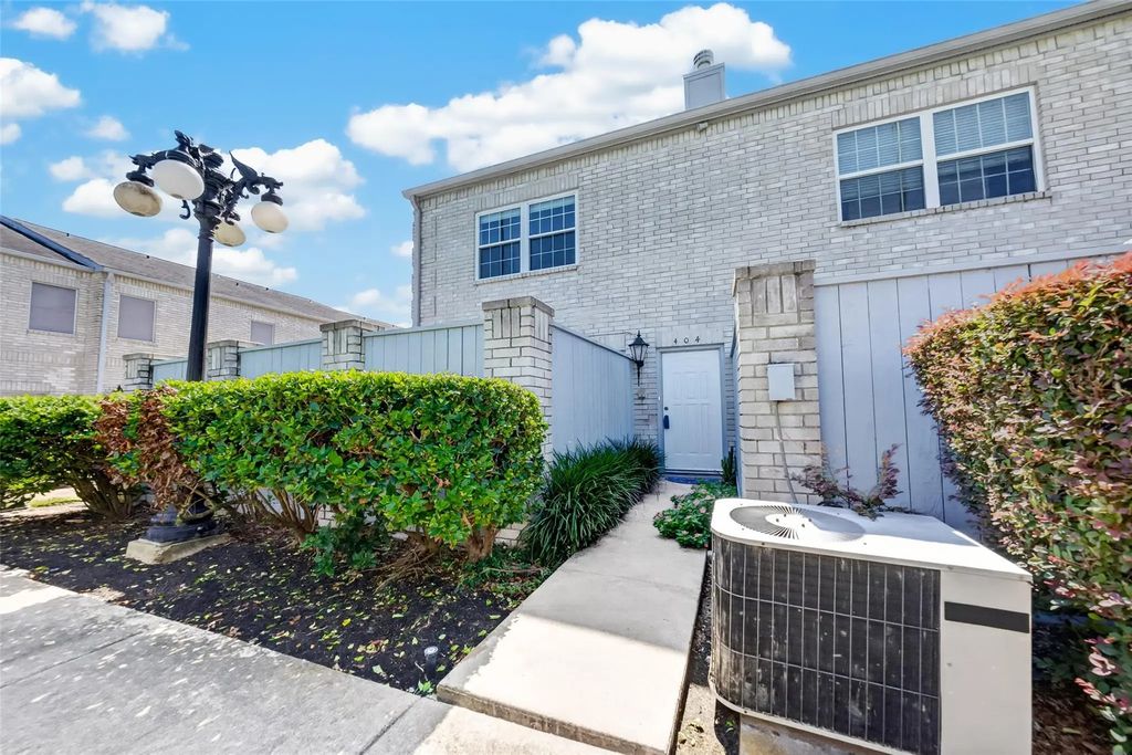404 Wilcrest Drive 404, Houston