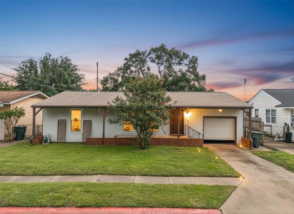 7113 Sycamore Drive, Galveston