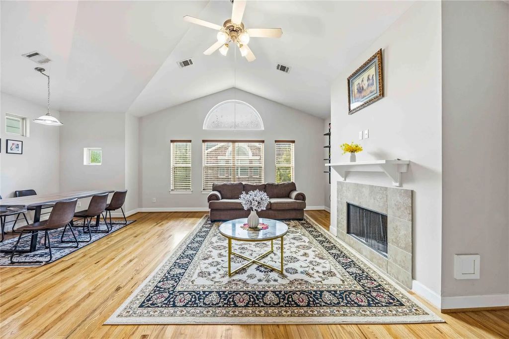3635 Main Plaza Drive, Houston