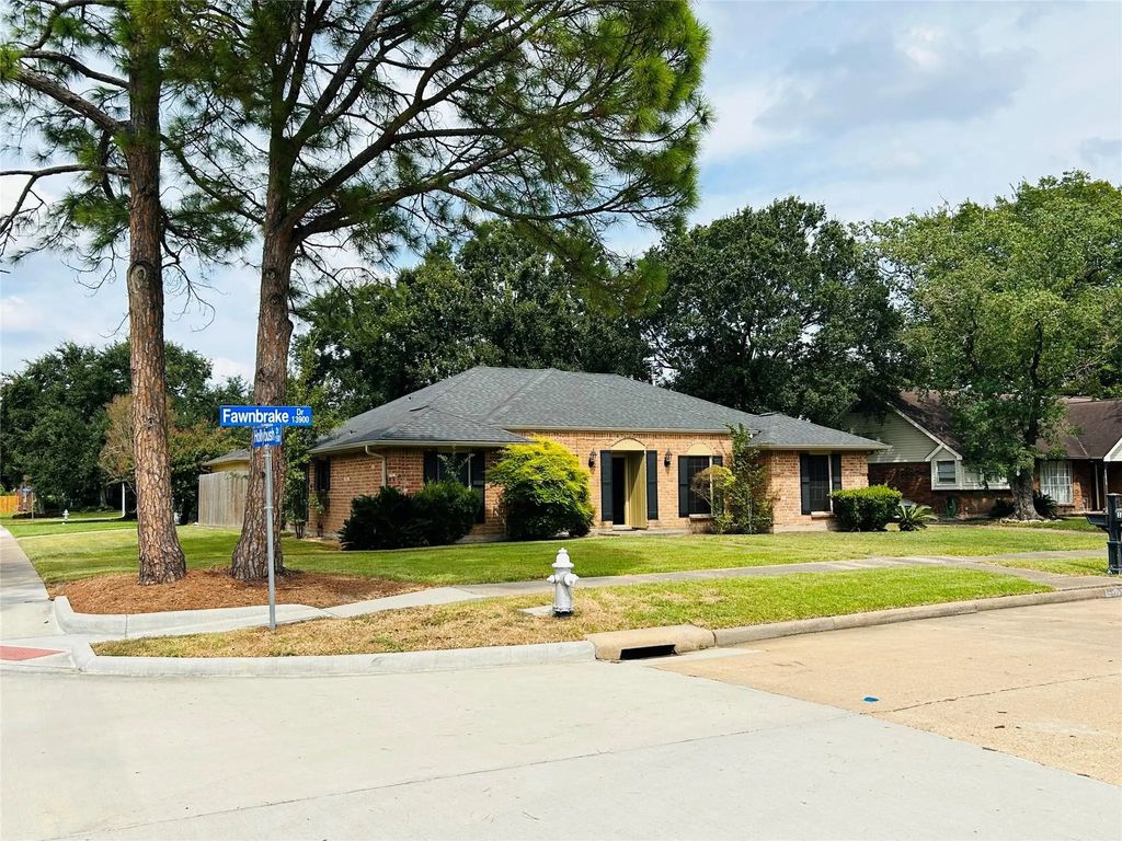 13914 Fawnbrake Drive, Sugar Land