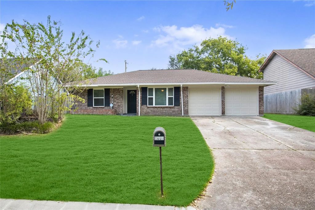 2005 S Savanna Court S, League City