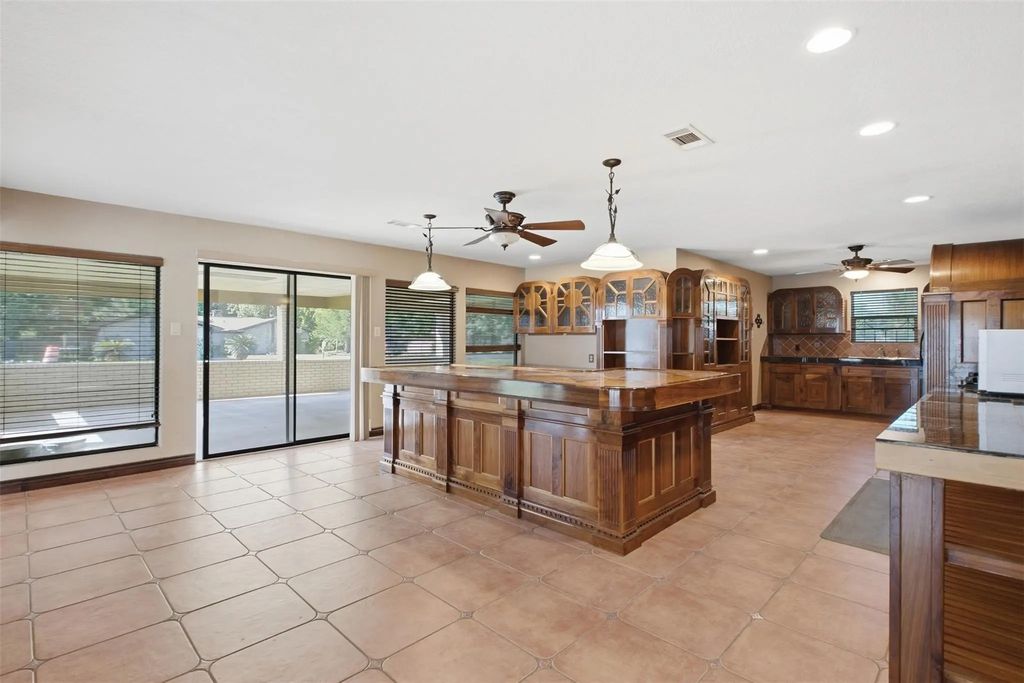 5902 Mccullough Street, Baytown