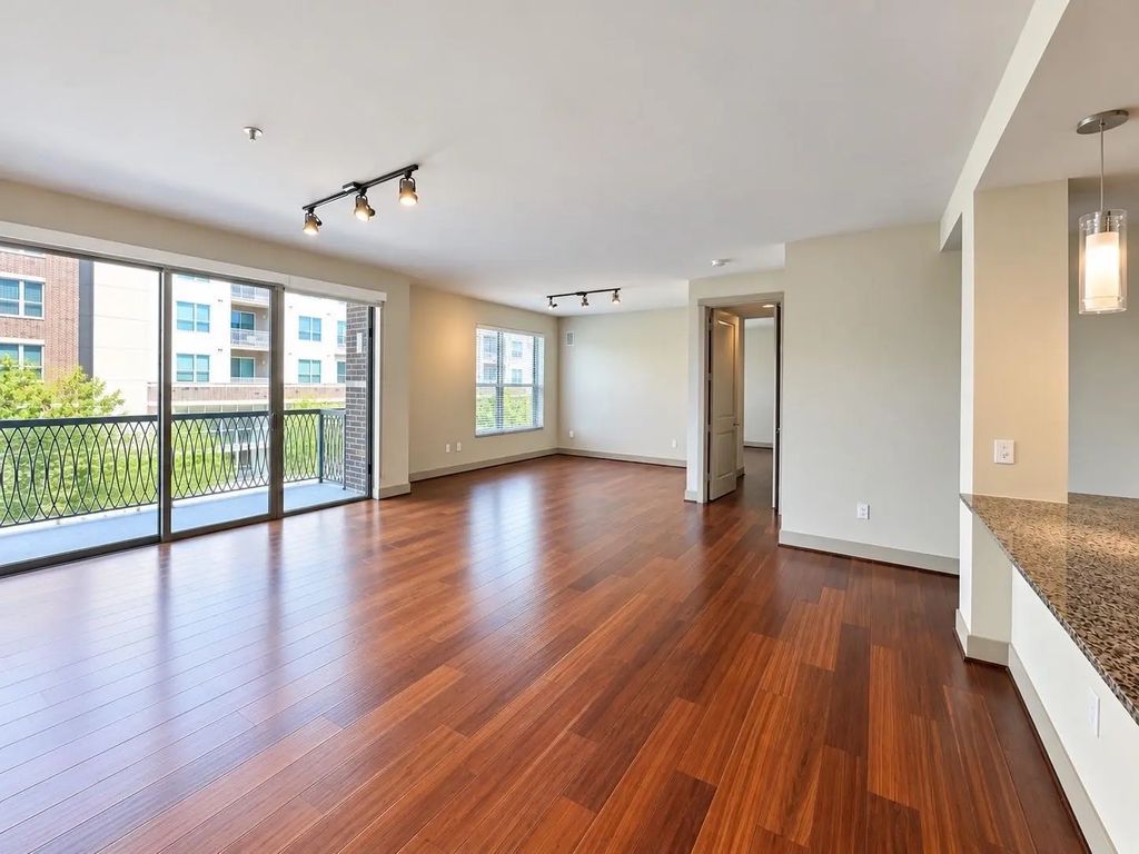 10401 Town And Country Way 204, Houston