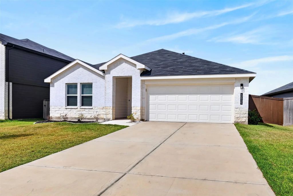 40935 Seasoned Oak Lane, Magnolia
