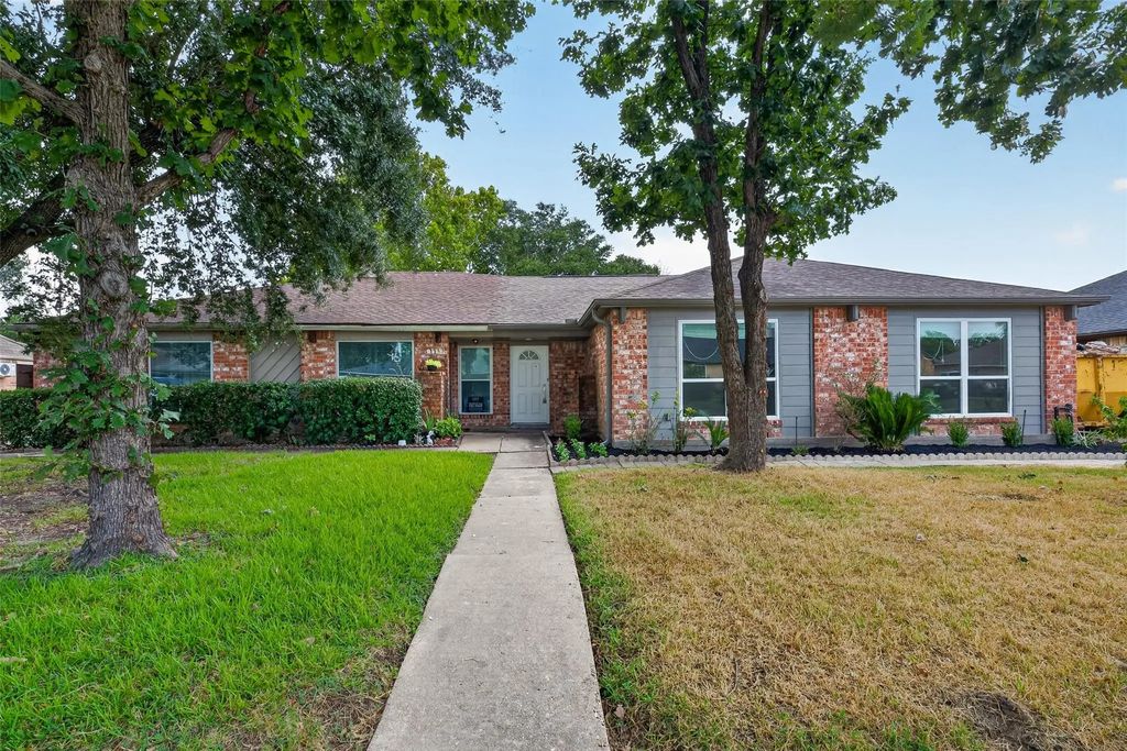 9523 Riverside Lodge Drive, Houston