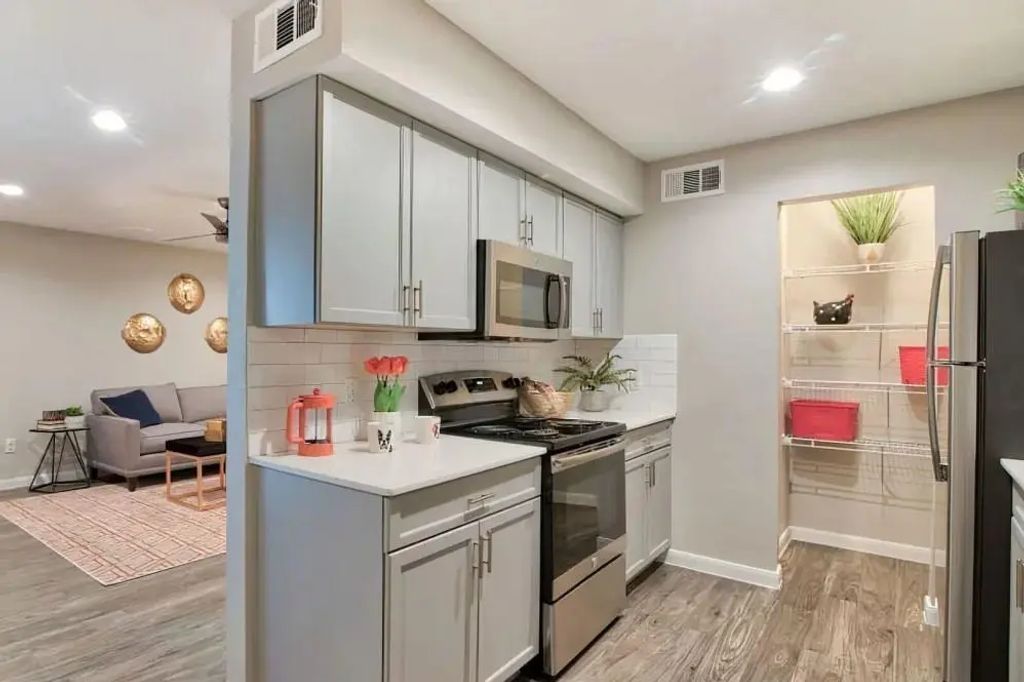 11800 Grant Road 0102, Cypress