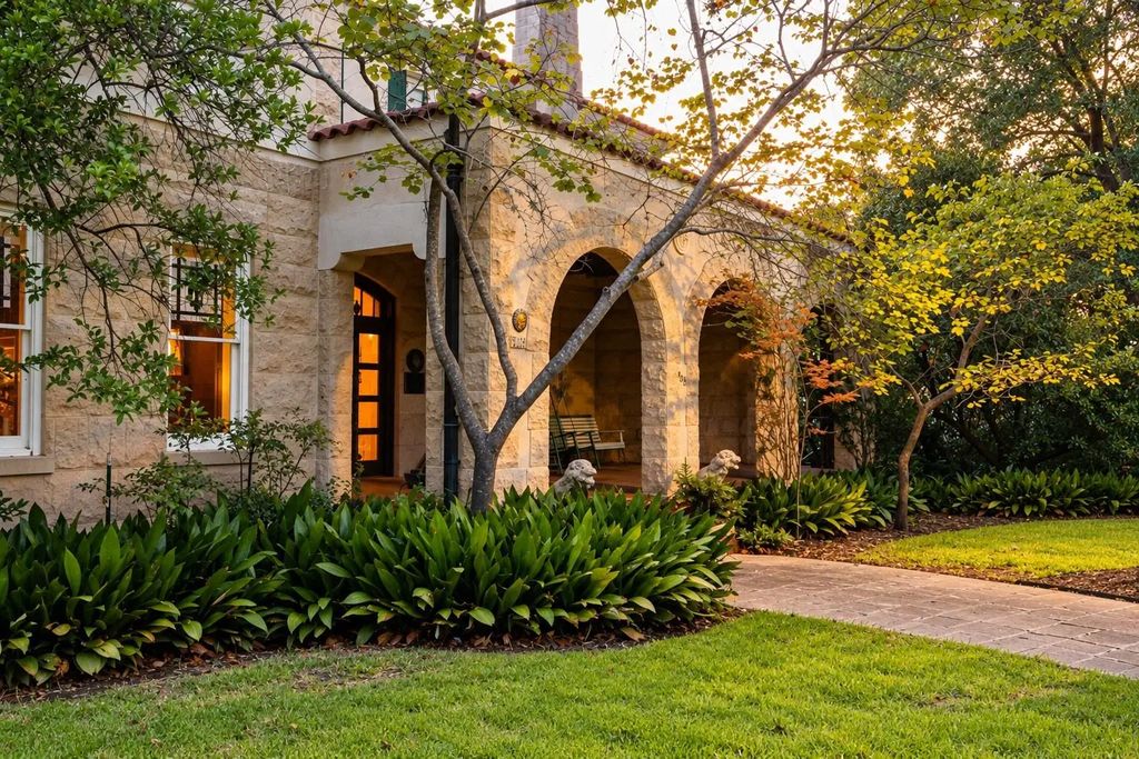 405 Water, Kerrville