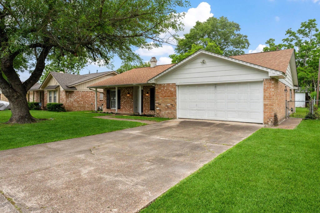 1207 Mcdugald Road, Humble