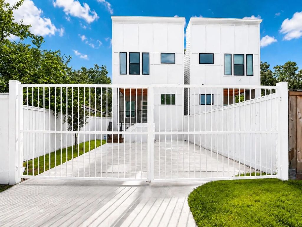 2208 Bleker Street, Houston