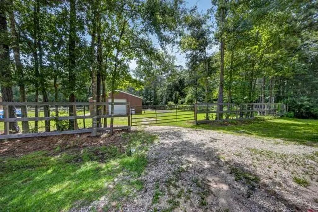 25676 Forest Lane, Cleveland