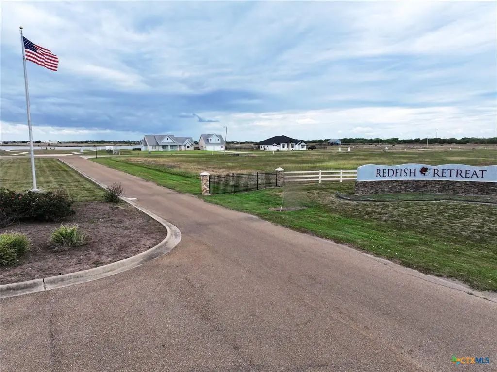 42 Redfish Retreat Drive, Port Lavaca