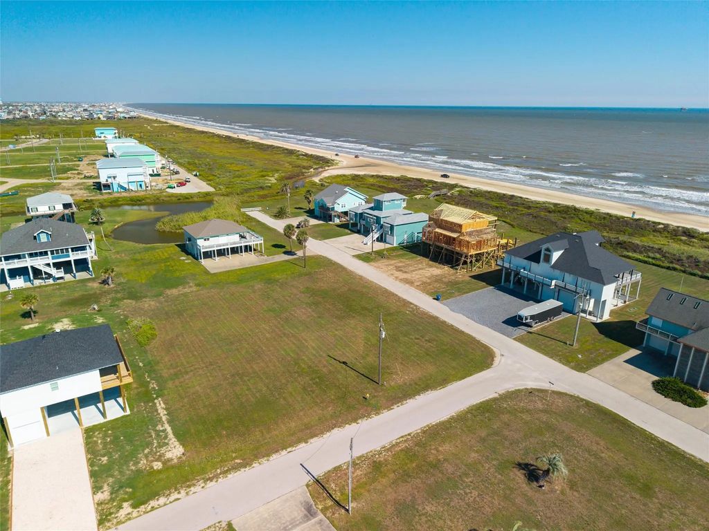 804 Rancho Carribe Drive, Crystal Beach