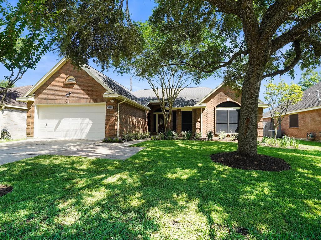 2711 N Peach Hollow Circle, Pearland