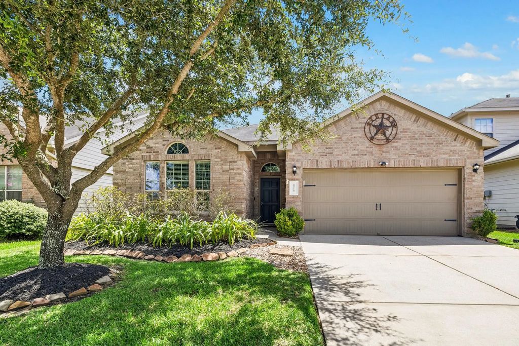 8715 Sunrise Canter Drive, Tomball