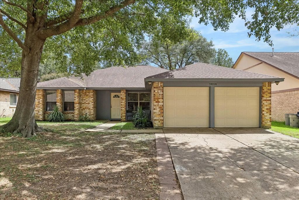 18926 Pine Trace Court, Humble