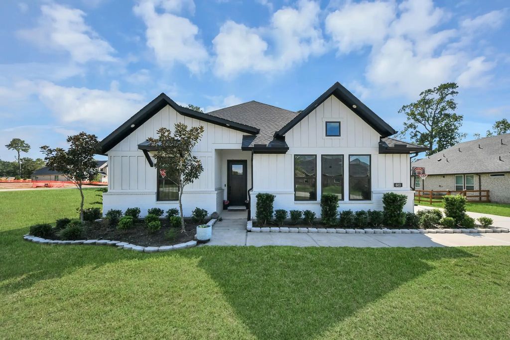 603 Running Iron Lane, Magnolia