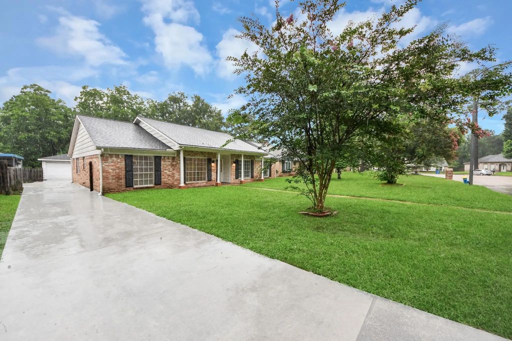 1319 Forsythe Lane, Houston