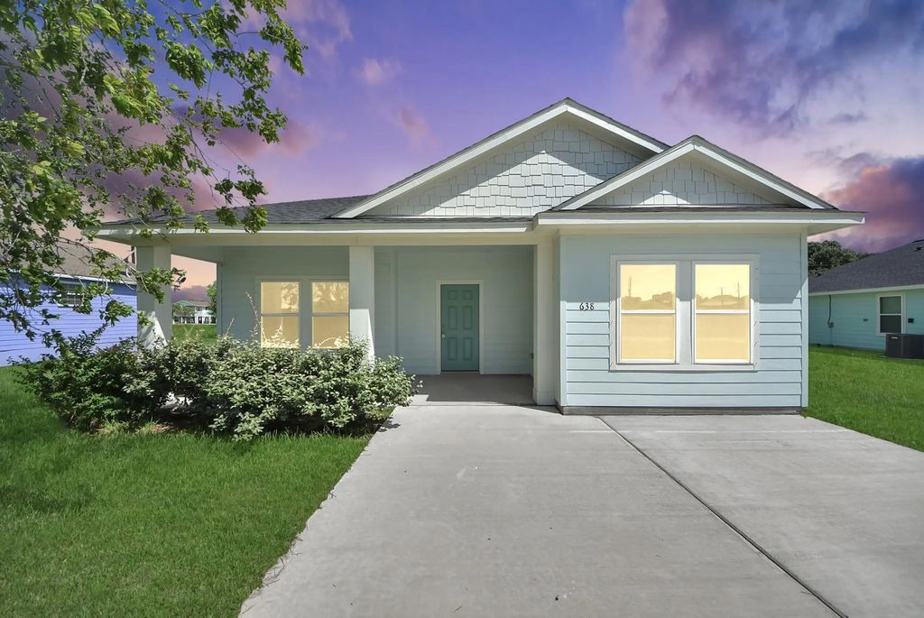638 Stovall Drive, Palacios