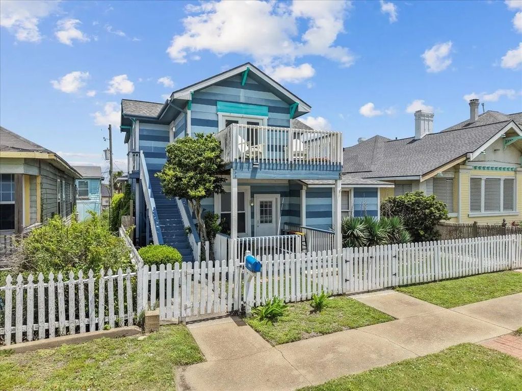 1310 Avenue N 1/2, Galveston