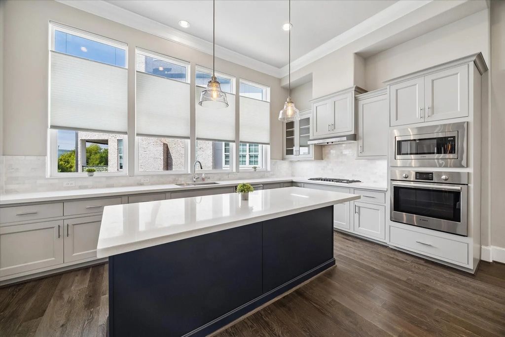6068 Kansas Street, Houston