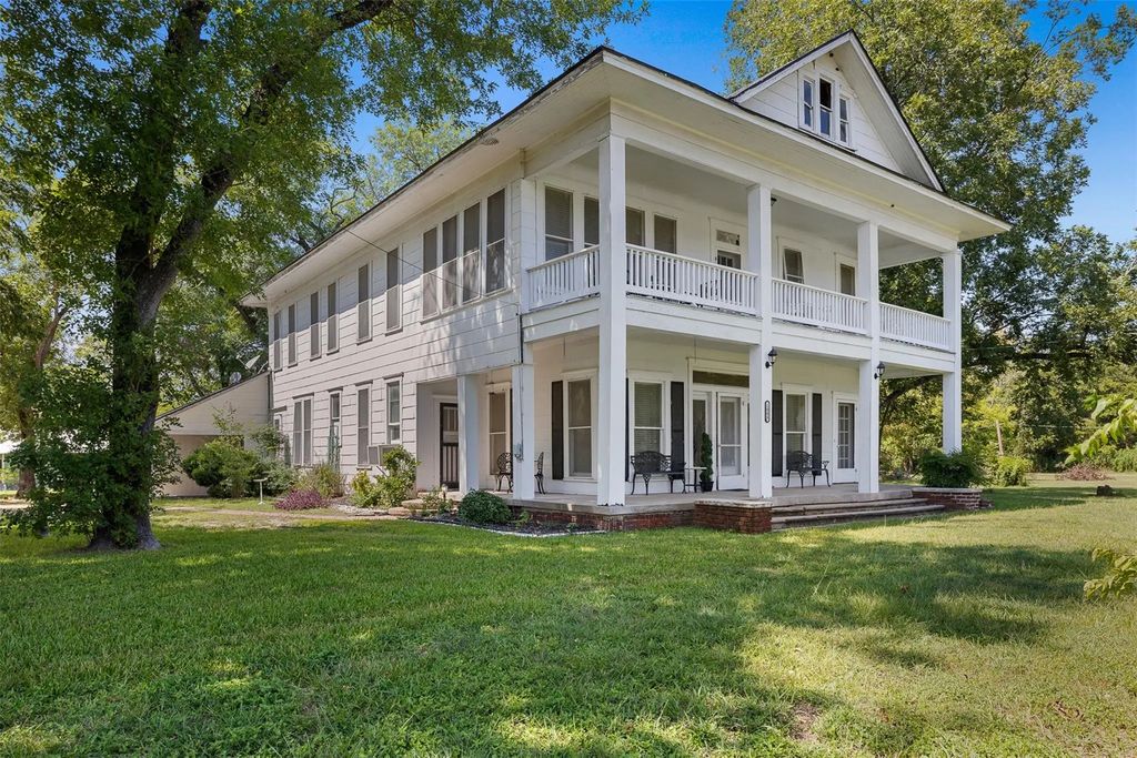 1008 Railroad, Thornton