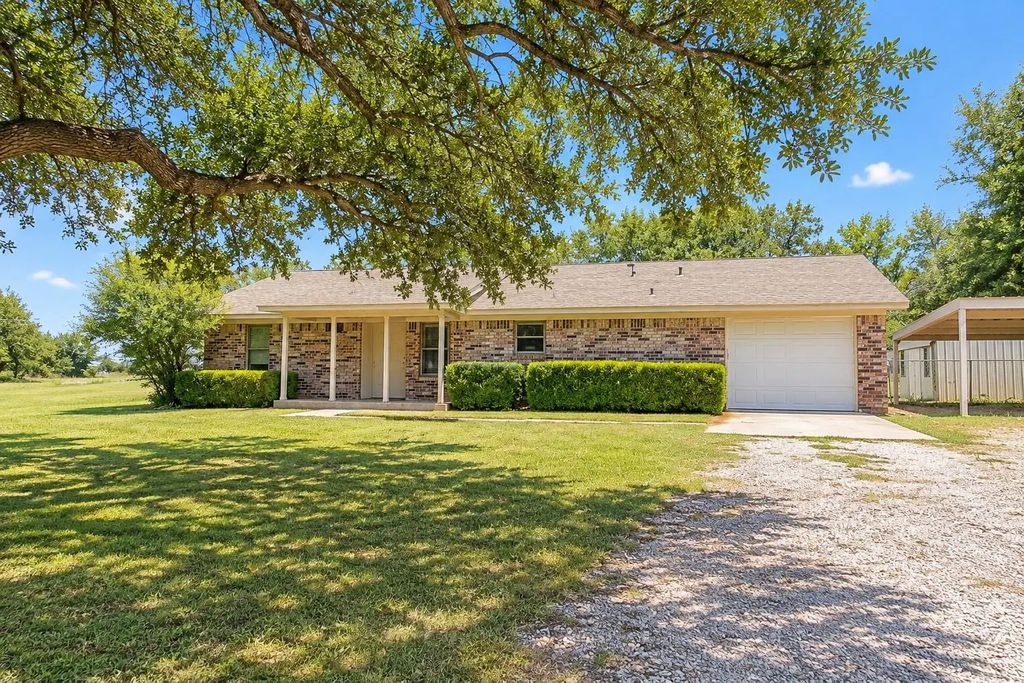 828 Armadillo Drive, Lorena