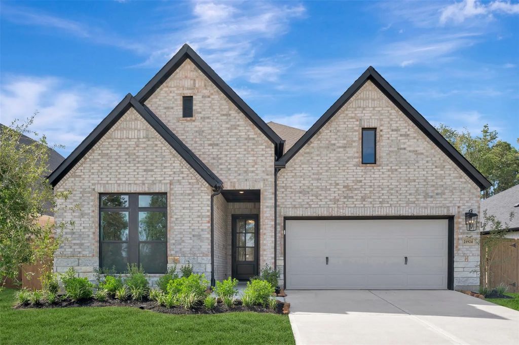 21924 Rolling Greens Road, Porter