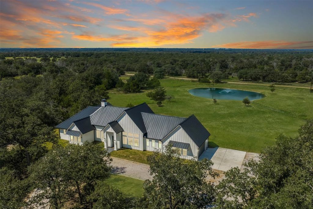 224 Sadie Lane, Round Top
