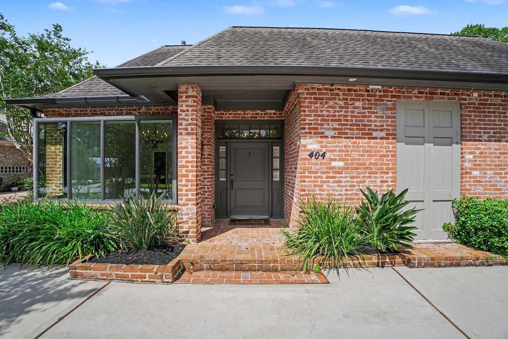 404 Bayou Cove Court, Houston
