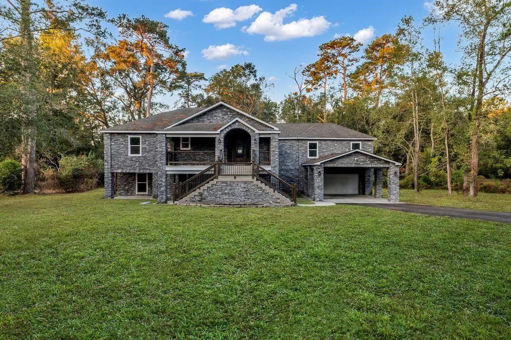 83 White Oak Drive N, Woodbranch