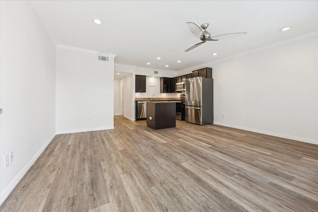 300 Pecore Street 17, Houston