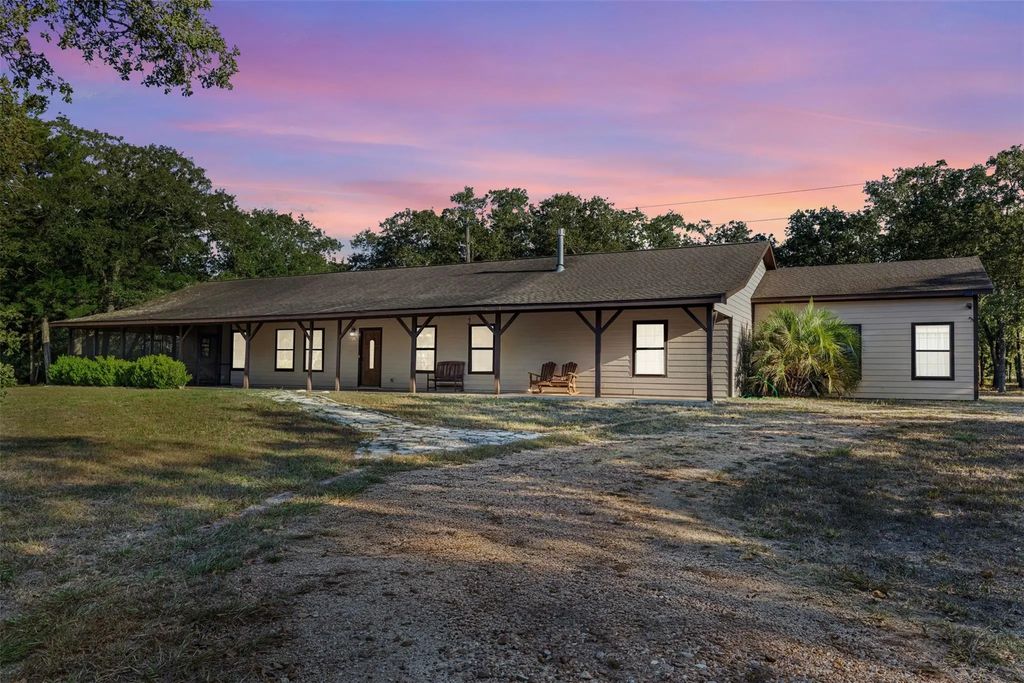 5501 Mach Road, La Grange