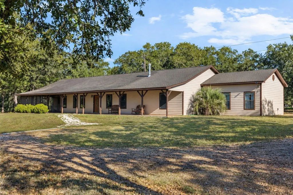 5501 Mach Road, La Grange