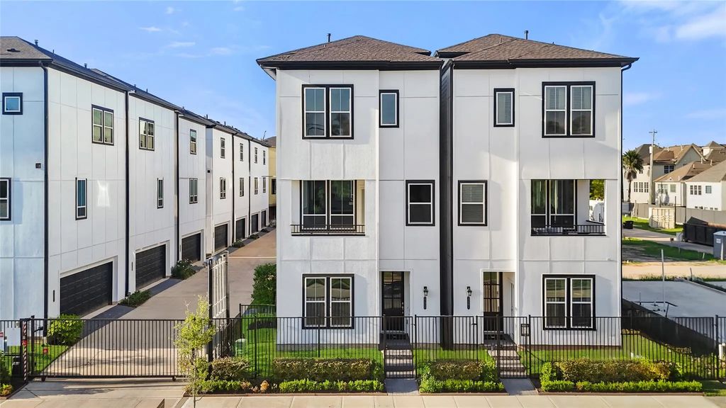 2704 Grand Fountains Drive G, Houston