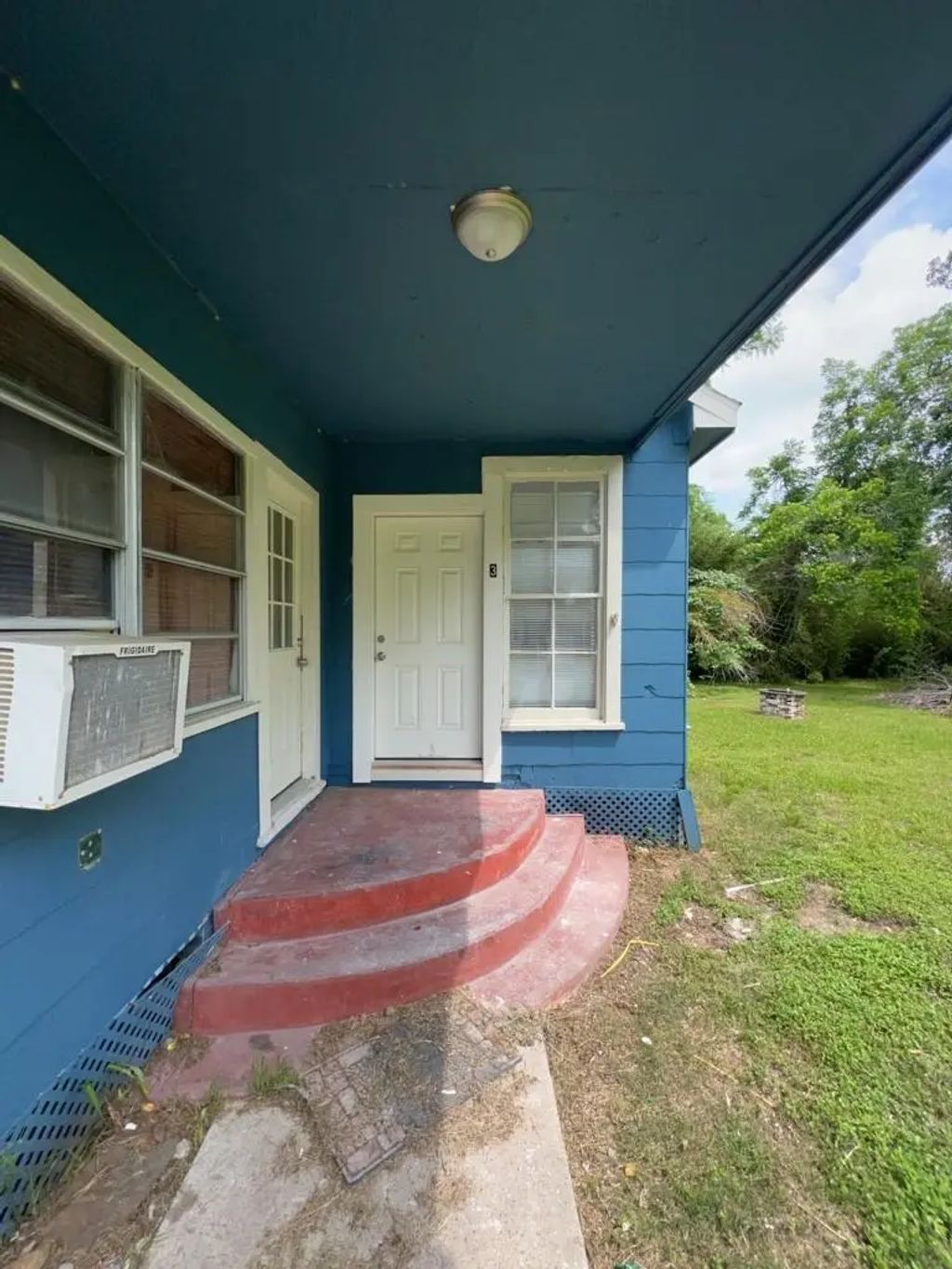 310 N Rockisland Street 3, Angleton