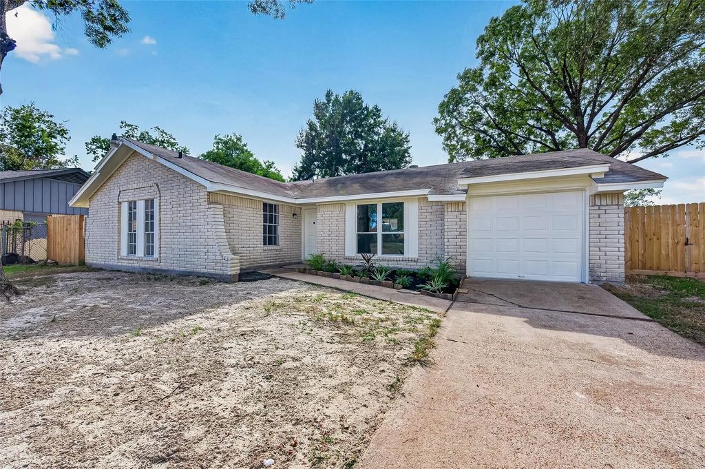 5519 Karelian Drive, Houston