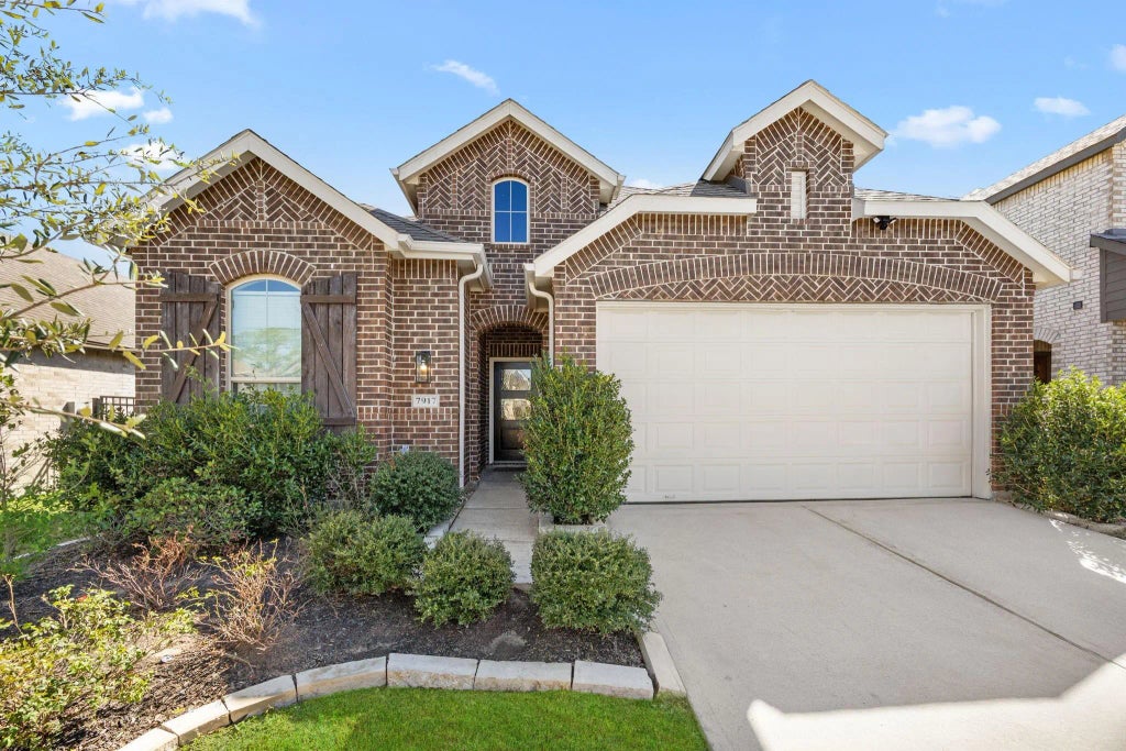 7917 Spring Run Drive, Magnolia