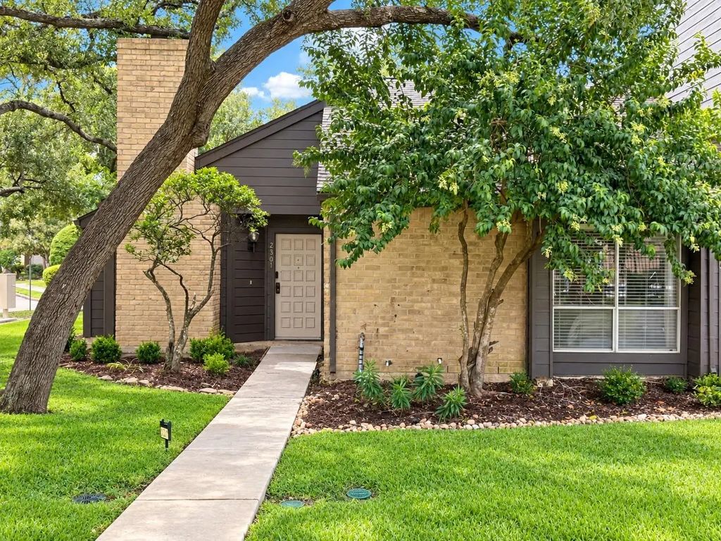 2301 Broadlawn Drive, Houston