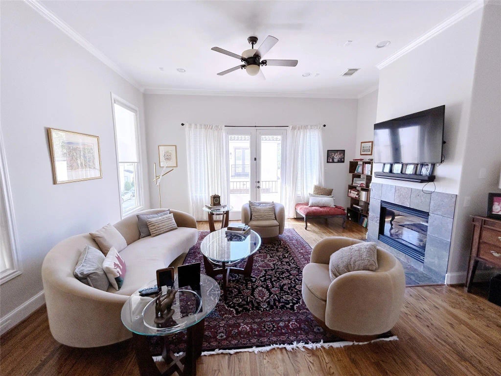 939 Queen Annes Road, Houston