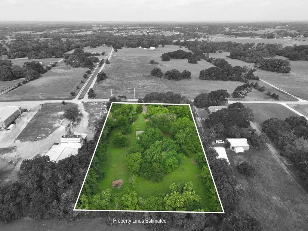 915 Farmers, Brenham