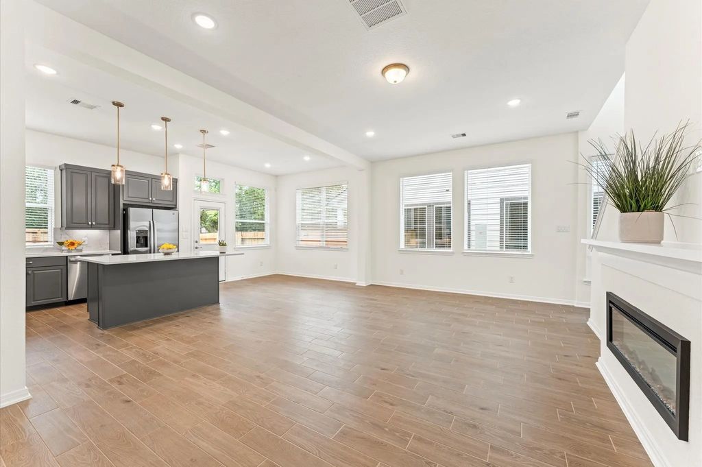 151 W Coralburst Loop, Montgomery