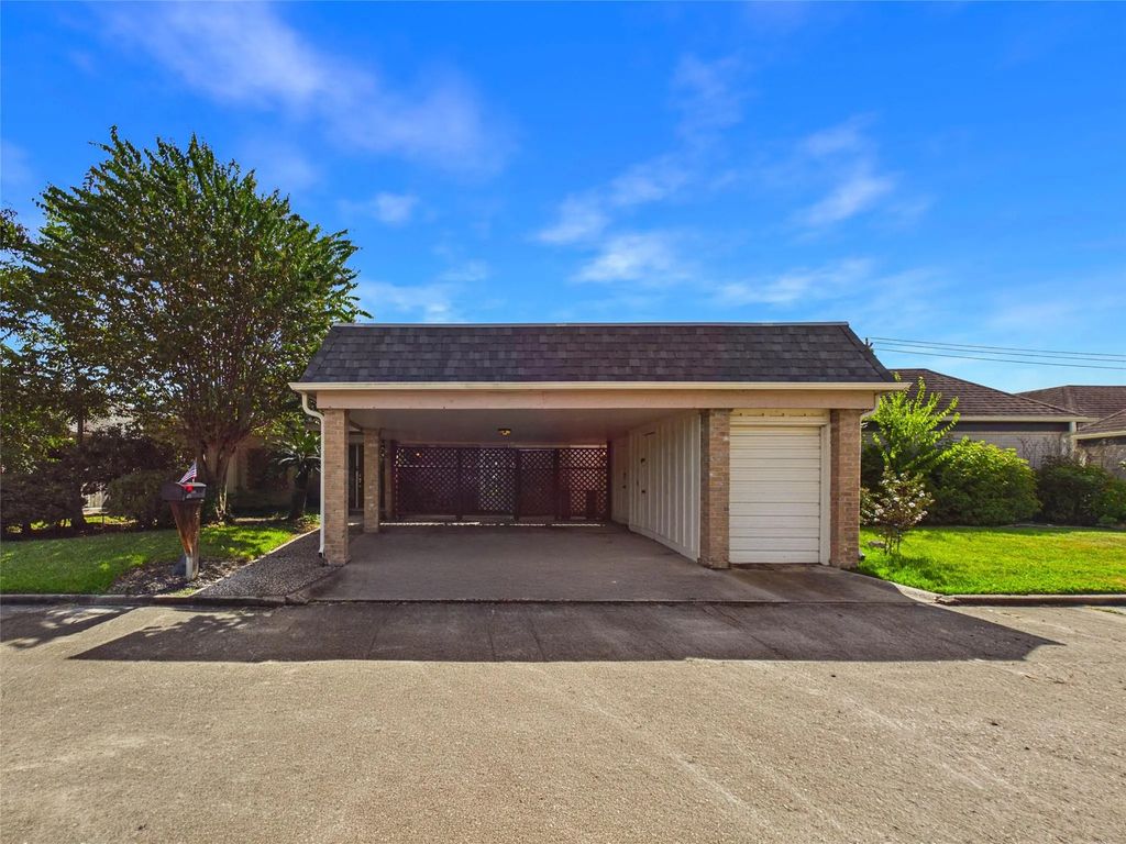 2719 Olympia Drive, Missouri City