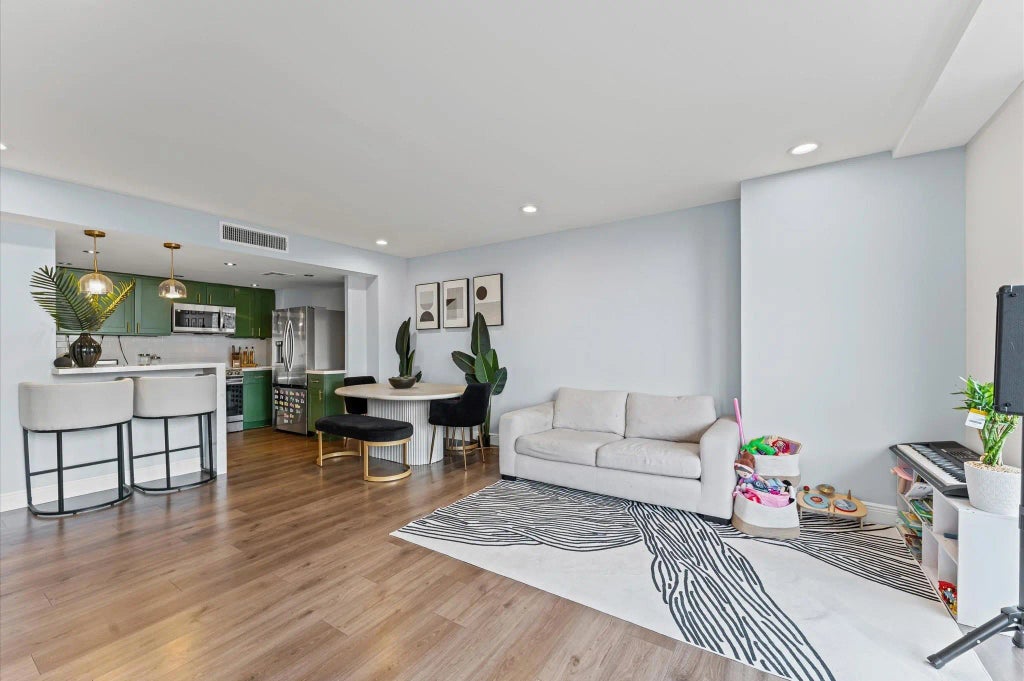 2016 Main Street 717, Houston