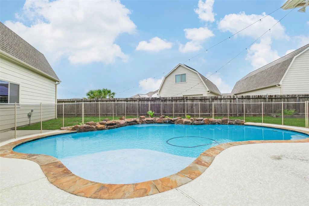 6811 Gonzales Point, Manvel