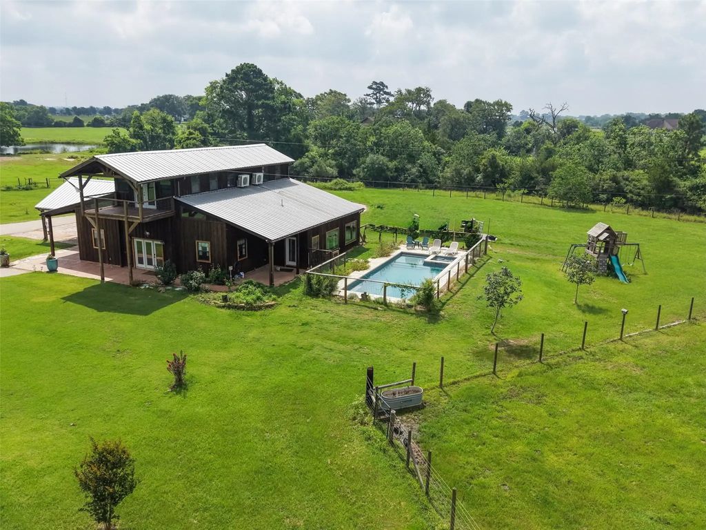 26534 Mitchell Road, Hempstead